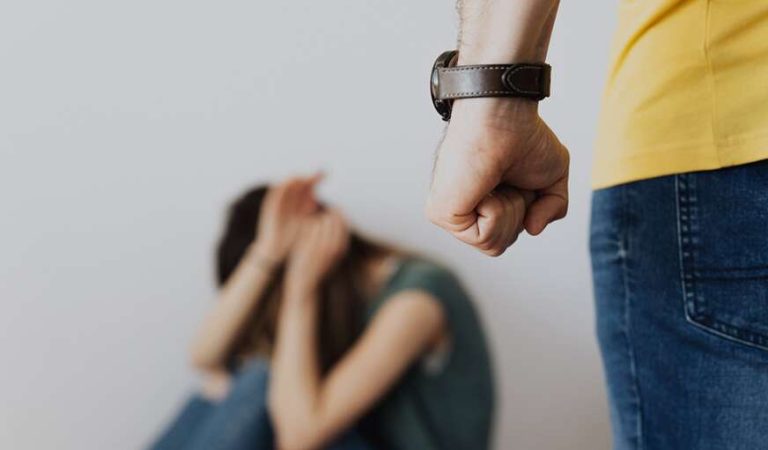 Radionica u Brezi: Kako pomoći ženi koja je žrtva nasilja u porodici?