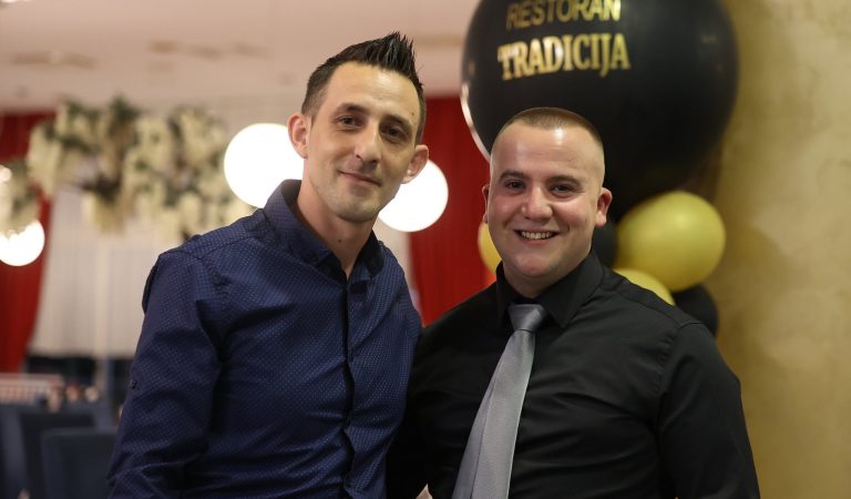 Mladi poduzetnici Edis Čolo i Elmin Mešanović pokreću vlastitu gastronomsku priču